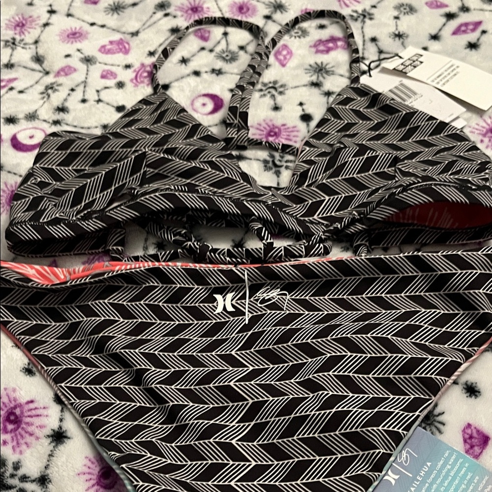 Hurley WAILEHUA REVERSABLE LEHUA🌸SIG ZANE pink&black👙L=Top MED=bottom RARE SUIT - Picture 2 of 13